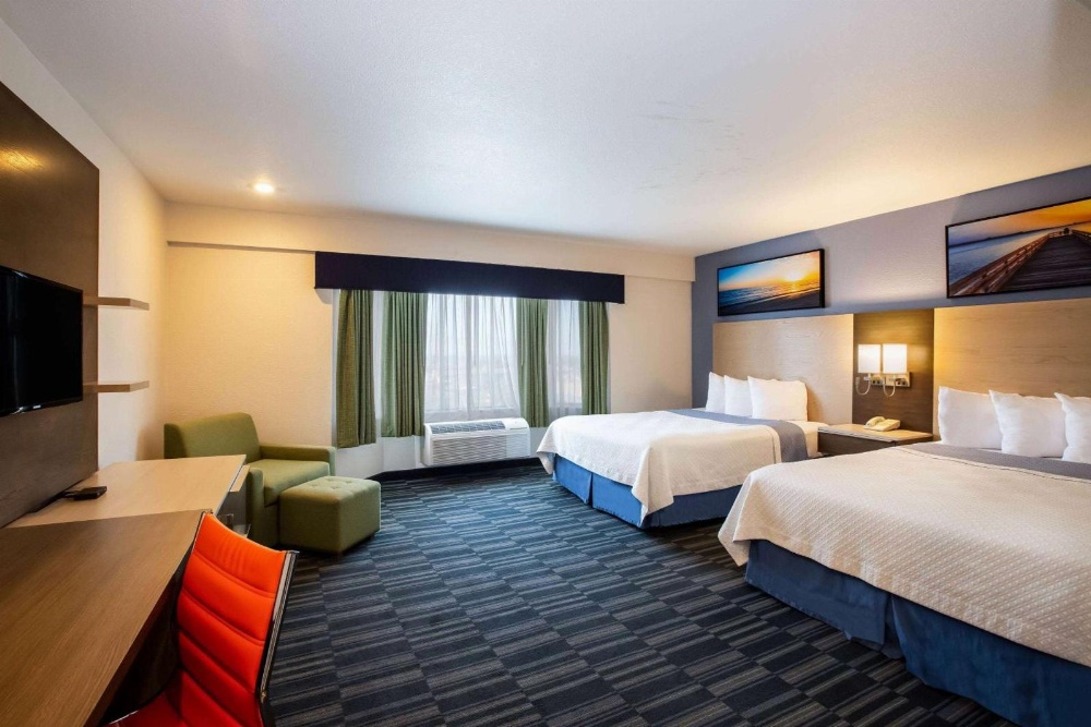 Days Inn by Wyndham Monterey Downtown